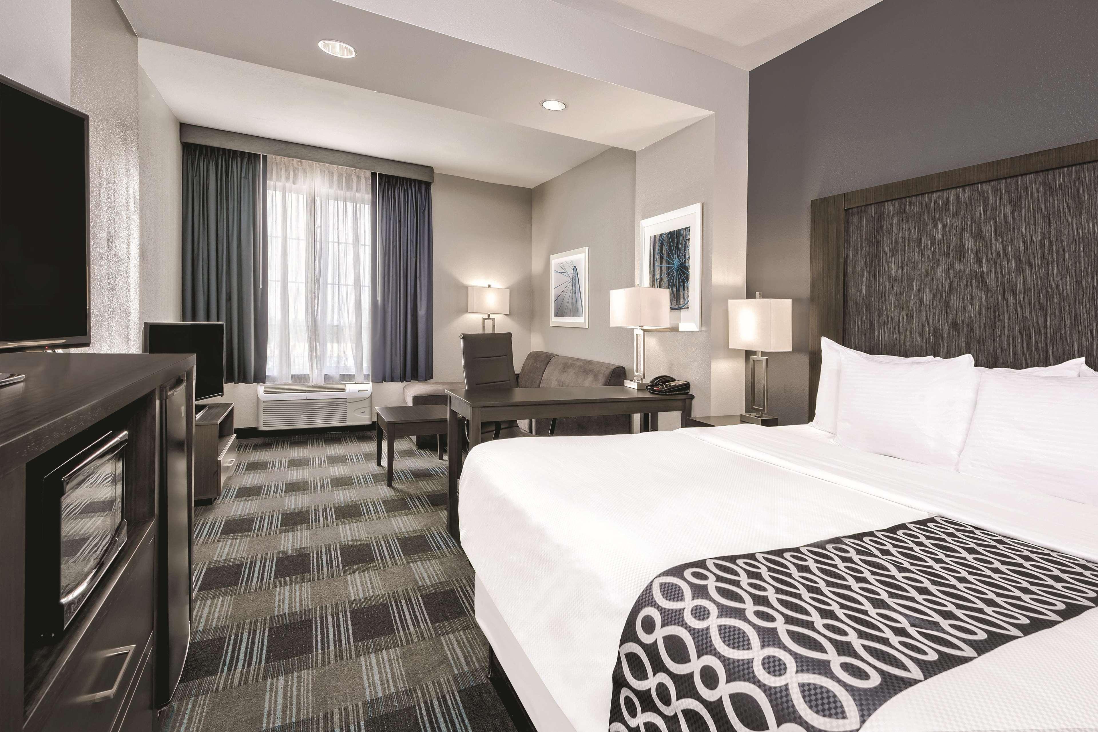La Quinta By Wyndham Victoria - South Hotel Luaran gambar