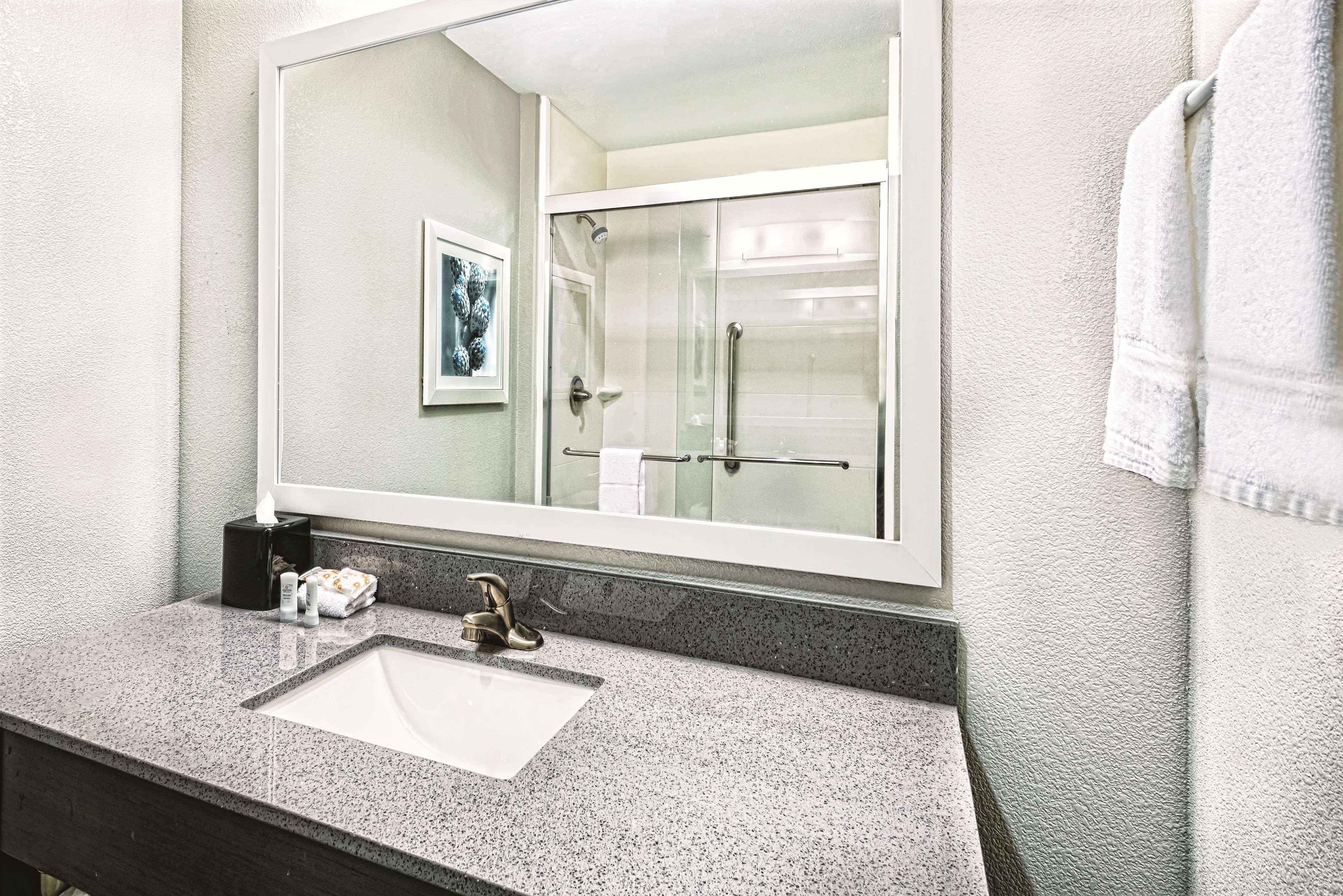La Quinta By Wyndham Victoria - South Hotel Luaran gambar