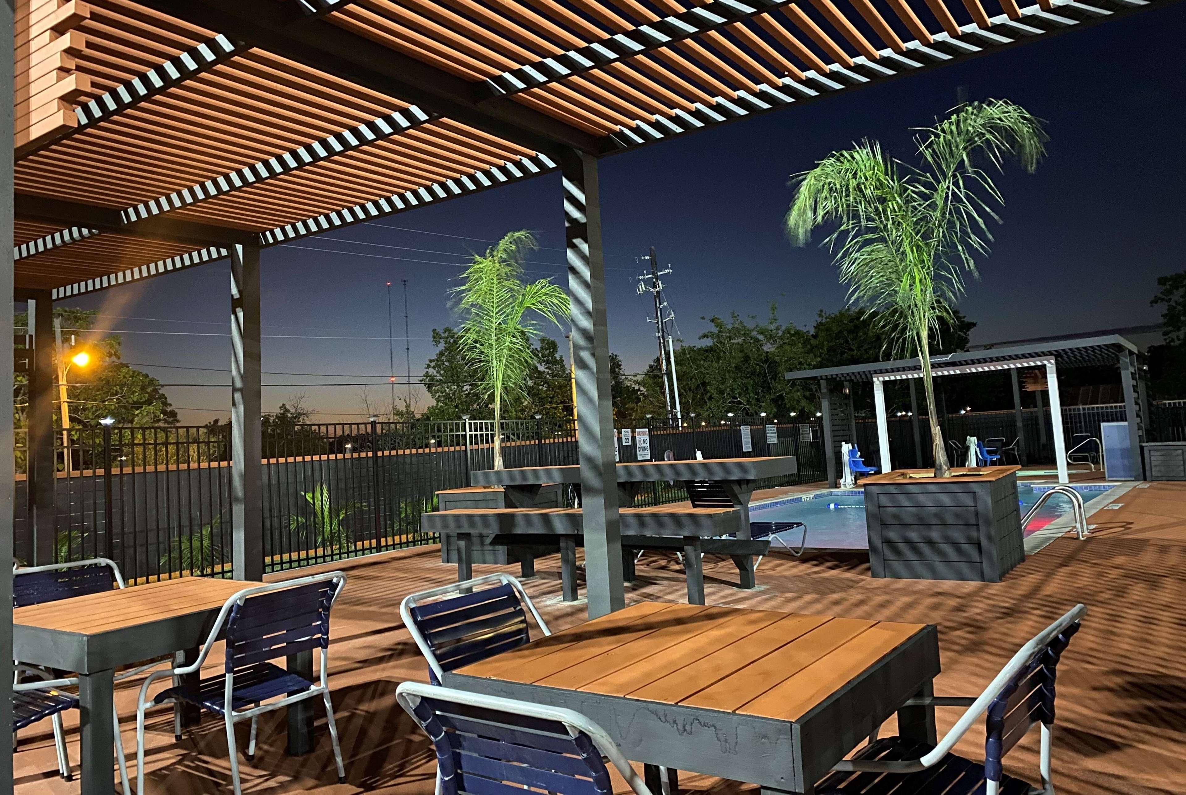 La Quinta By Wyndham Victoria - South Hotel Luaran gambar