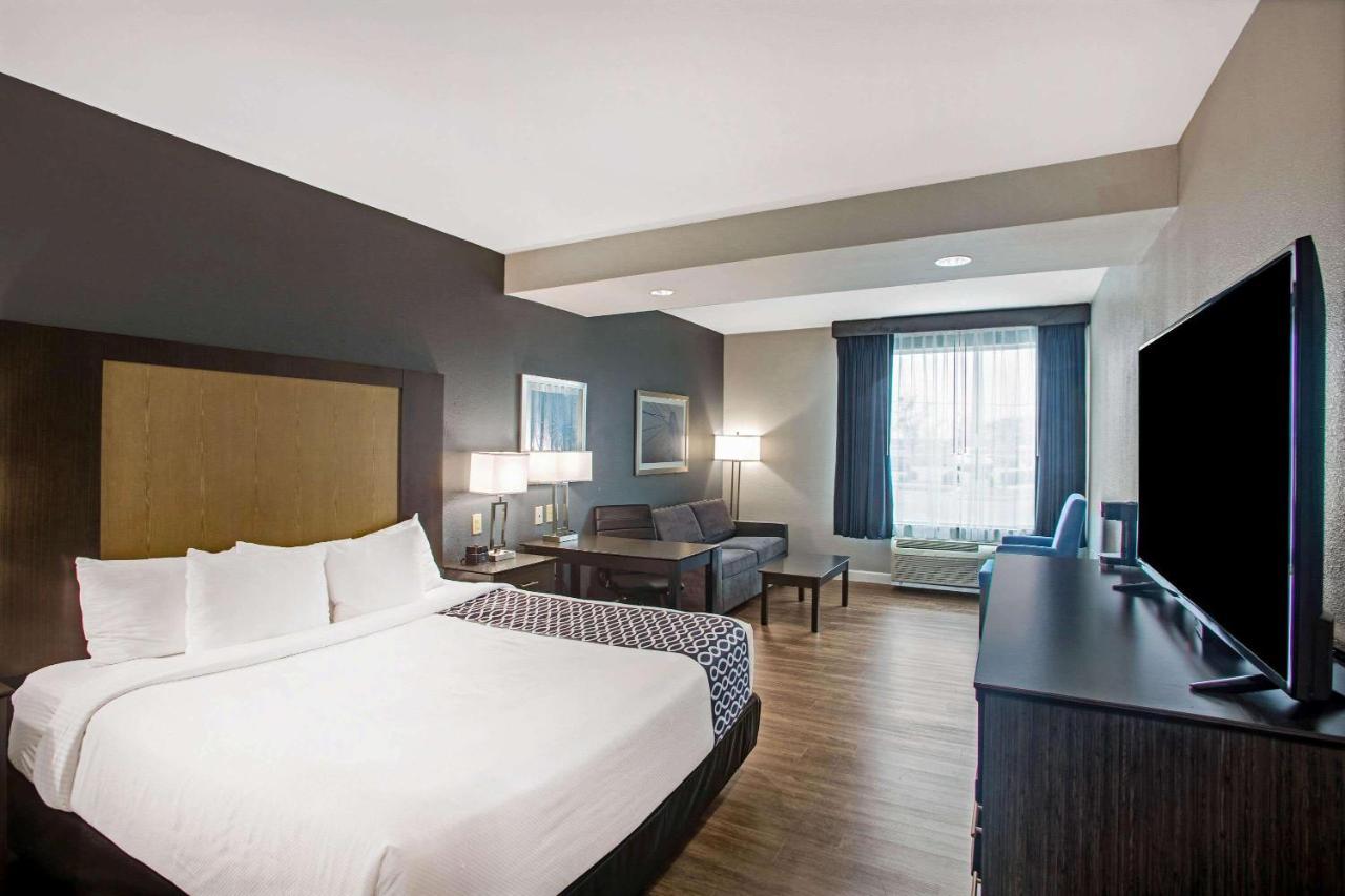La Quinta By Wyndham Victoria - South Hotel Luaran gambar